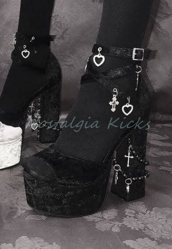 Street Fashion Punk - Gotyckie czarne aksamitne sandały na platformie