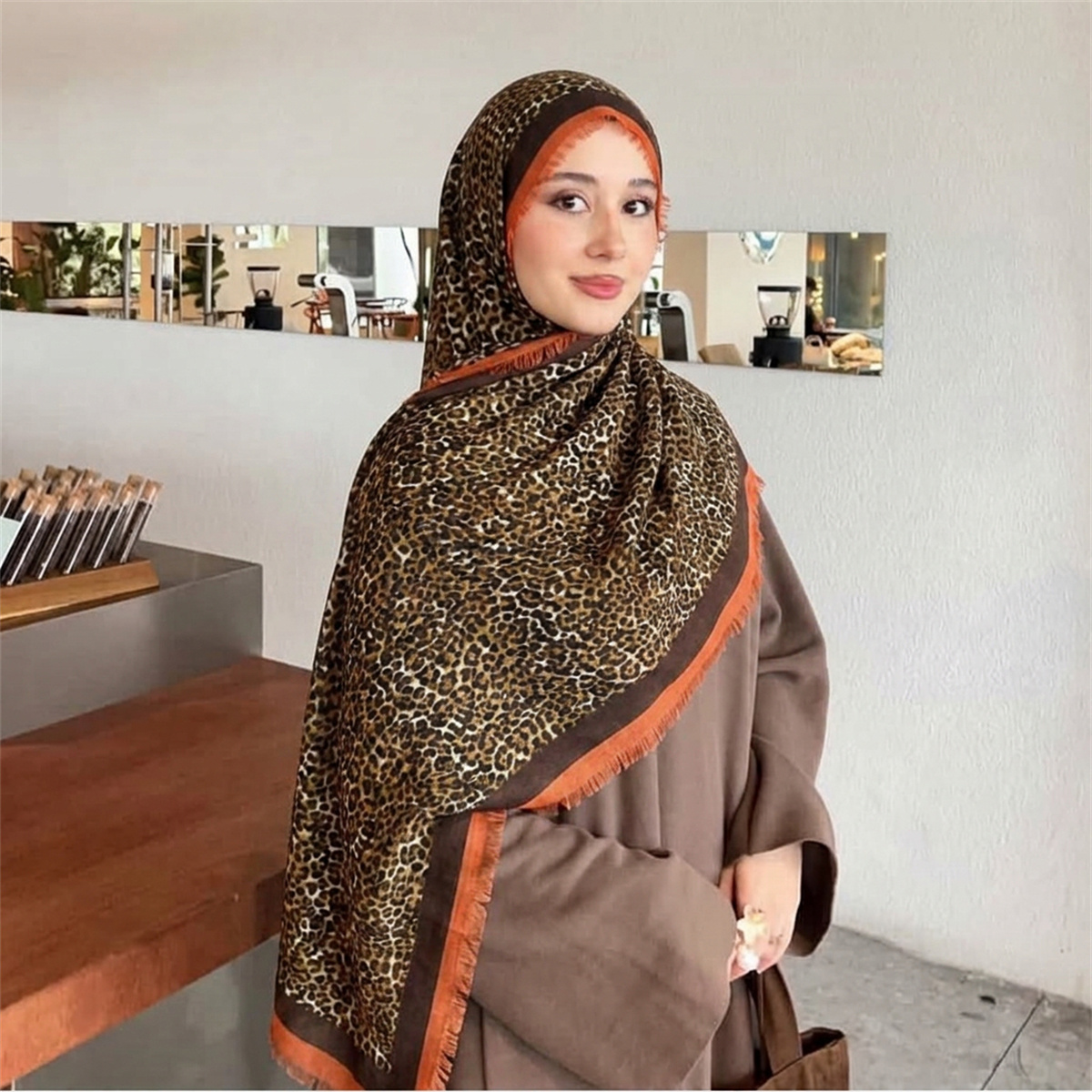 Street Fashion Hijab - Vintage'owa chusta hidżab z motywem panterki,