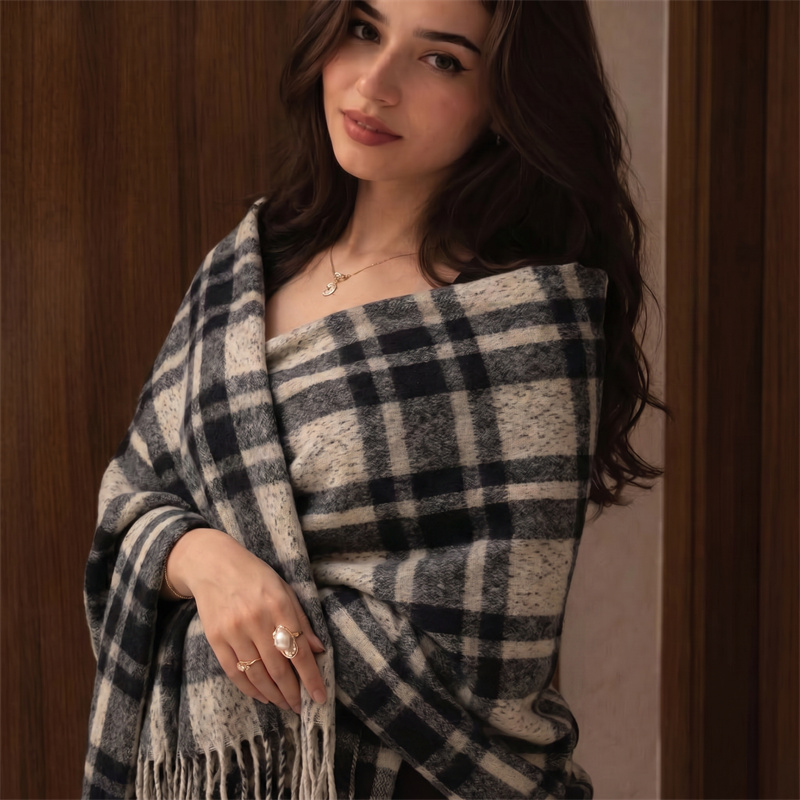 Street Fashion Hijab - Ciężki szal 750g, poncho w kratę,