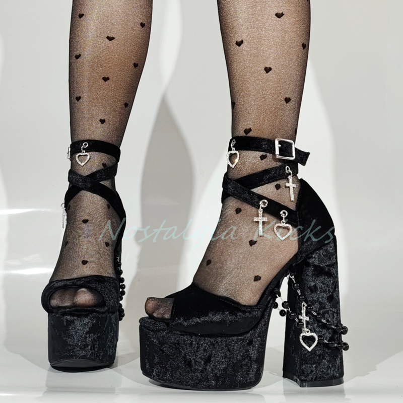 Gotyckie czarne aksamitne sand – Street Fashion Punk recenzja i cena