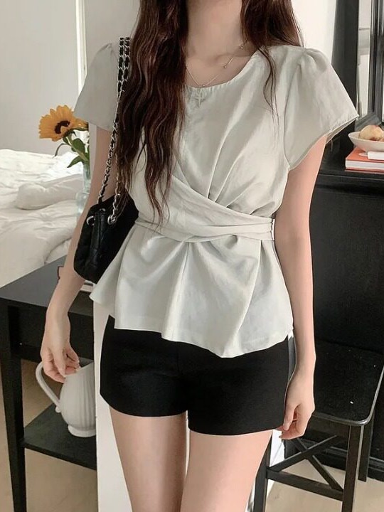 Modny, elegancki, podkreślając – Street Fashion Korea recenzja i cena